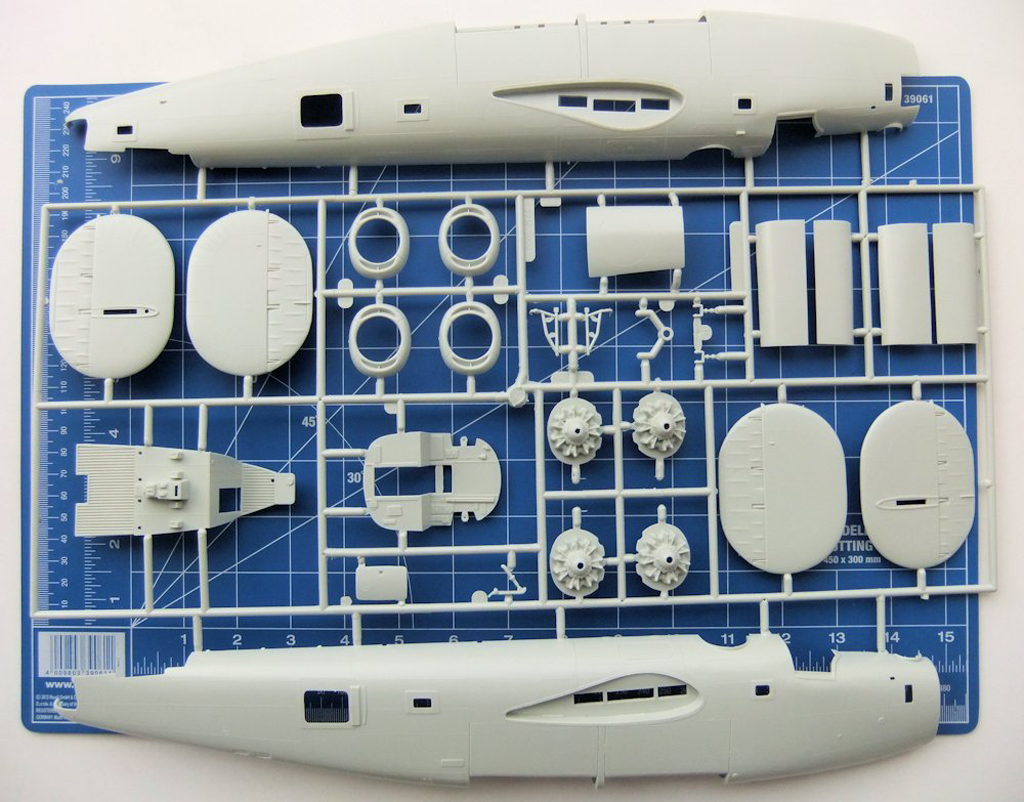 model kit B24D 1/48 model kit B24D 1/48